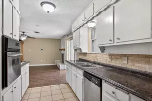 5732 Bonnie Wayne St, Haltom City, TX 76117 - Photo 9
