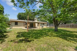 5732 Bonnie Wayne St, Haltom City, TX 76117 - Photo 23