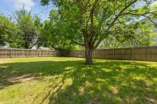 5732 Bonnie Wayne St, Haltom City, TX 76117 - Photo 21
