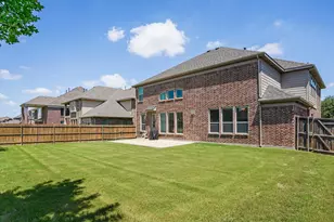 2827 Mariposa Dr, Grand Prairie, TX 75054 - Photo 33