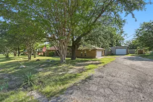 2701 Rolling Hills Dr, Sherman, TX 75092 - Photo 3