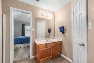 6926 Meadow Bend Dr, Arlington, TX 76002 - Photo 23