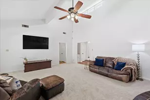 2850 Creekwood Dr, Grapevine, TX 76051 - Photo 7