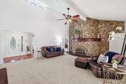 2850 Creekwood Drive, Grapevine, TX 76051 - Photo 5