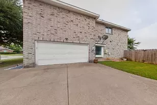 704 Shady Meadow Ln, Glenn Heights, TX 75154 - Photo 37