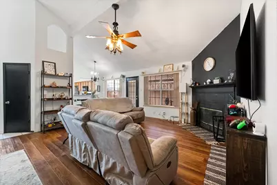 6716 Copperwood Court, Arlington, TX 76001 - Photo 9