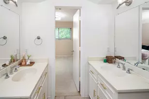 8817 Arborside Dr, Dallas, TX 75243 - Photo 19