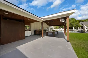 620 E 6th St, Springtown, TX 76082 - Photo 23