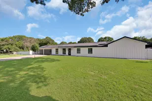 620 E 6th St, Springtown, TX 76082 - Photo 3