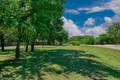 1701 Flagstone Court, Granbury, TX 76049 - Photo 5