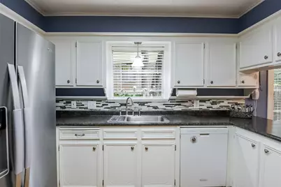 3704 Lynnwood Drive, Arlington, TX 76013 - Photo 9