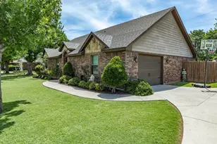 1323 Fairway Dr, Graham, TX 76450 - Photo 3