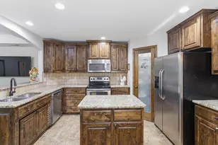 1323 Fairway Dr, Graham, TX 76450 - Photo 9