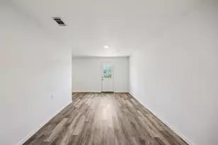 9242 Green Springs Cir, Sanger, TX 76266 - Photo 17