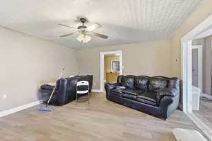 317 Billingslea Dr, Mansfield, TX 76063 - Photo 9