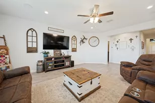 1102 Dublin Dr, Cleburne, TX 76033 - Photo 5