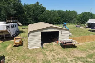 3700 Co Rd 4040, Whitewright, TX 75491 - Photo 17