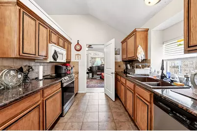 2105 Pritchard Drive, Grapevine, TX 76051 - Photo 13
