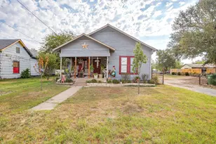 905 6th Ave SE, Mineral Wells, TX 76067 - Photo 1