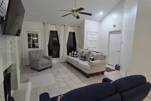 2125 Rose Cliff Ln, Carrollton, TX 75007 - Photo 3