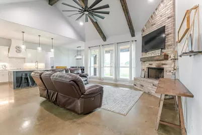 1040 Pioneer Crossing, Weatherford, TX 76088 - Photo 5