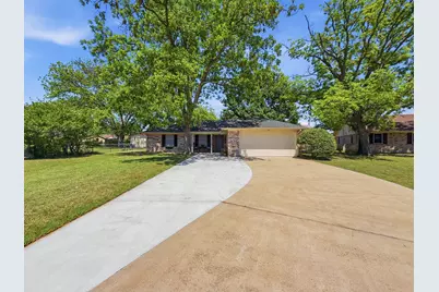 1103 Holiday Court, Granbury, TX 76048 - Photo 3