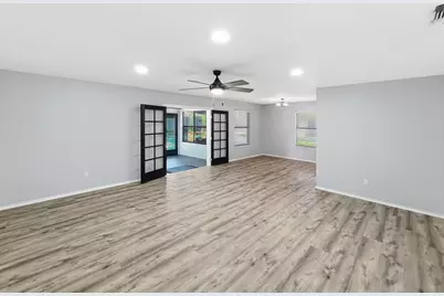 1103 Holiday Court, Granbury, TX 76048 - Photo 15