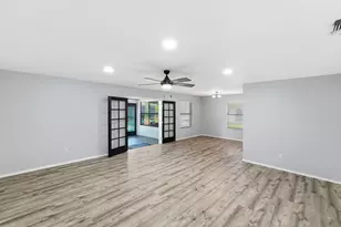 1103 Holiday Ct, Granbury, TX 76048 - Photo 15
