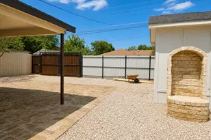 7119 Christie Ln, Dallas, TX 75249 - Photo 11