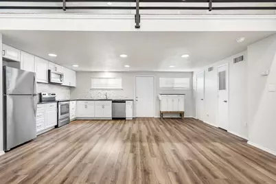 2208 W Rosedale Street S #102, Fort Worth, TX 76110 - Photo 5