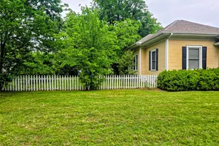 324 E Liberty St, Pilot Point, TX 76258 - Photo 17