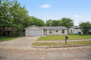 1434 Oakbrook St, Lancaster, TX 75134 - Photo 3
