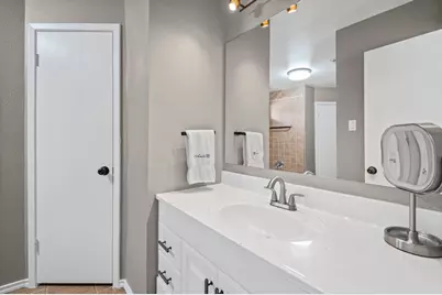 1023 Auburn Drive, Arlington, TX 76012 - Photo 11