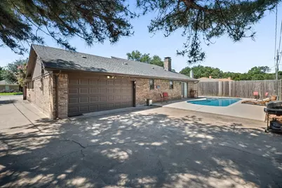 1023 Auburn Drive, Arlington, TX 76012 - Photo 21