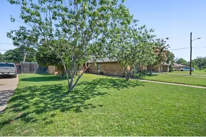 1023 Auburn Drive, Arlington, TX 76012 - Photo 25