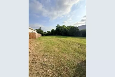 3932 Lee Street, Greenville, TX 75401 - Photo 9