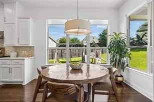 7332 Meler Ln, Irving, TX 75063 - Photo 9