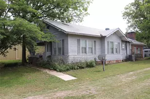 210 E Roberts St, Gorman, TX 76454 - Photo 3