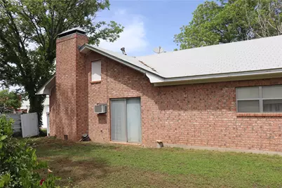 210 E Roberts Street, Gorman, TX 76454 - Photo 7