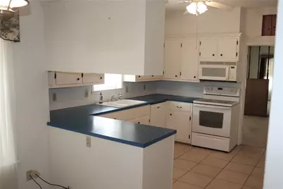 210 E Roberts Street, Gorman, TX 76454 - Photo 11