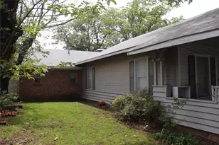 210 E Roberts St, Gorman, TX 76454 - Photo 5