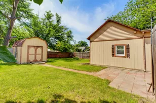 601 S Miller St, Decatur, TX 76234 - Photo 31