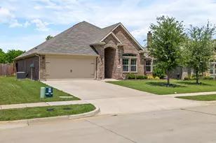 216 Ovaletta Dr, Justin, TX 76247 - Photo 3
