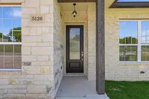 5126 Country Club Dr, Granbury, TX 76049 - Photo 5
