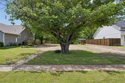 1110 S Pine Street, Grapevine, TX 76051 - Photo 3