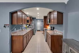 1410 W 3rd St, Clifton, TX 76634 - Photo 7