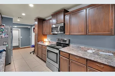 1410 W 3rd Street, Clifton, TX 76634 - Photo 9