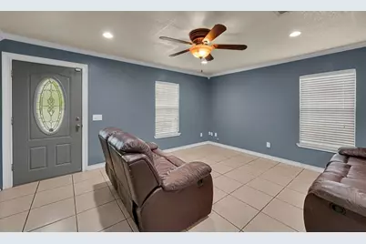 1410 W 3rd Street, Clifton, TX 76634 - Photo 3