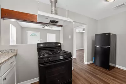 8914 Cardella Avenue, Dallas, TX 75217 - Photo 21