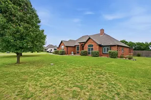 3111 Briarcliff Cir, Gainesville, TX 76240 - Photo 3